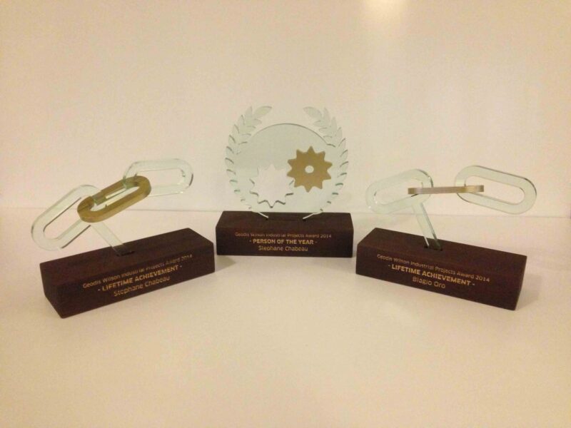 award hout en perspex